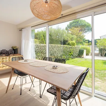 10 & 11 By Des Lices סן טרופז