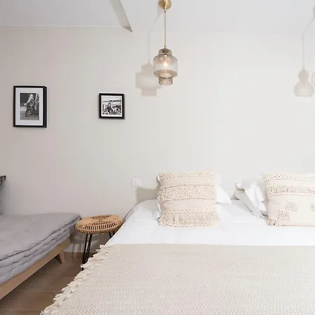 10 & 11 By Des Lices